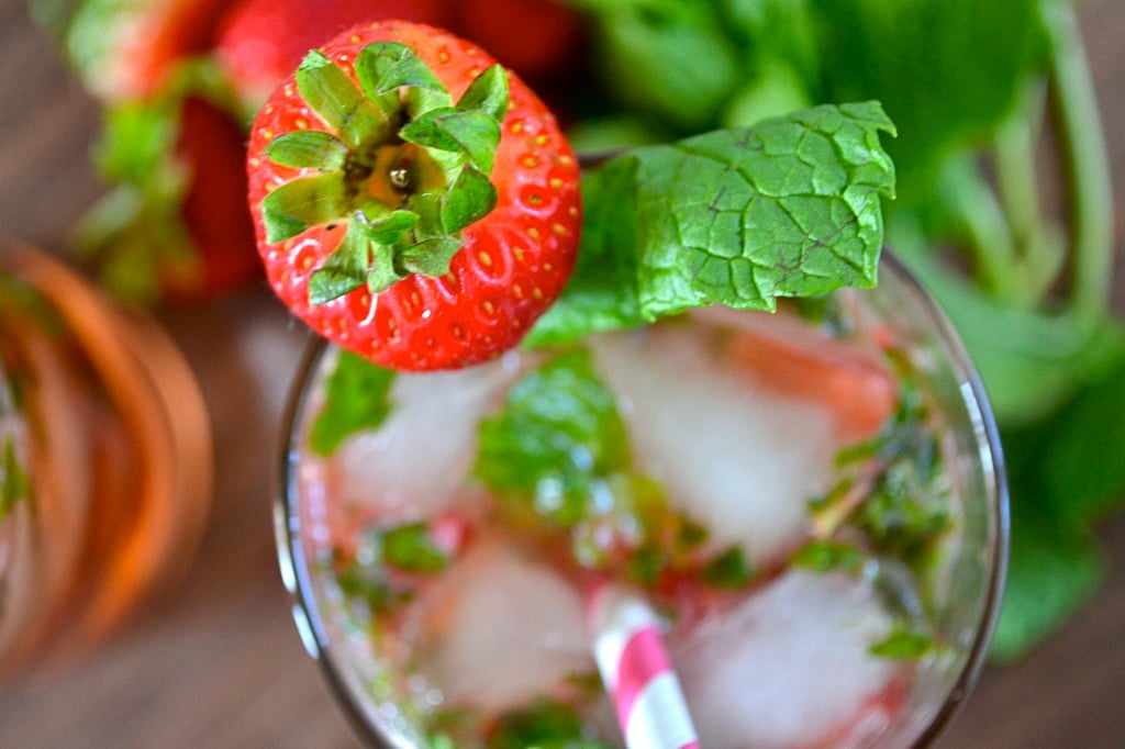 Skinny Strawberry Mint Mojito