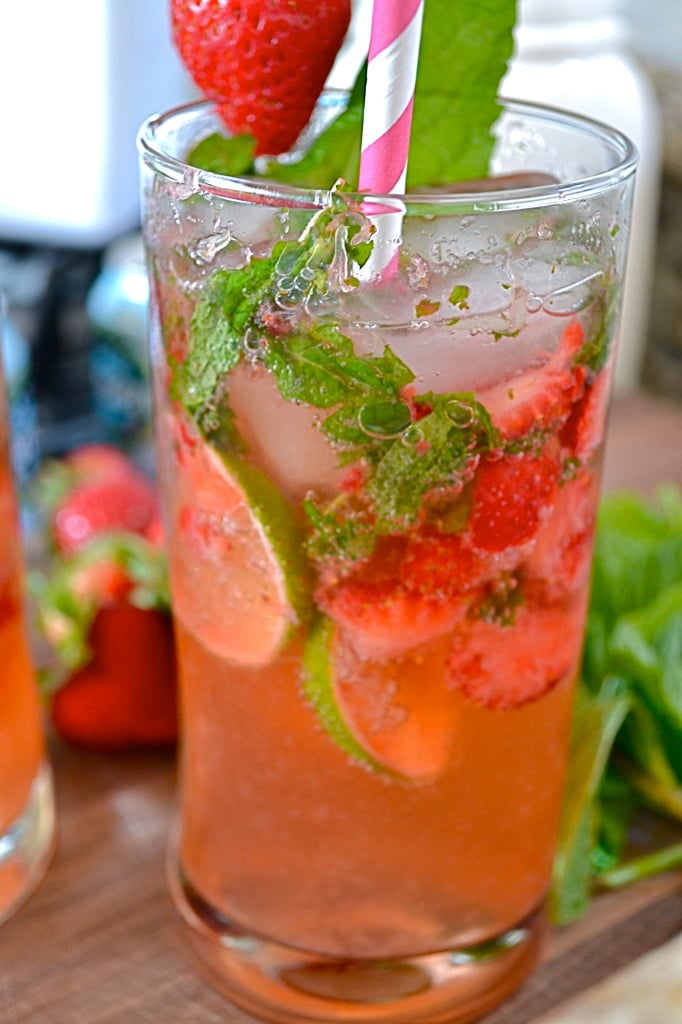 Skinny Strawberry Mint Mojito