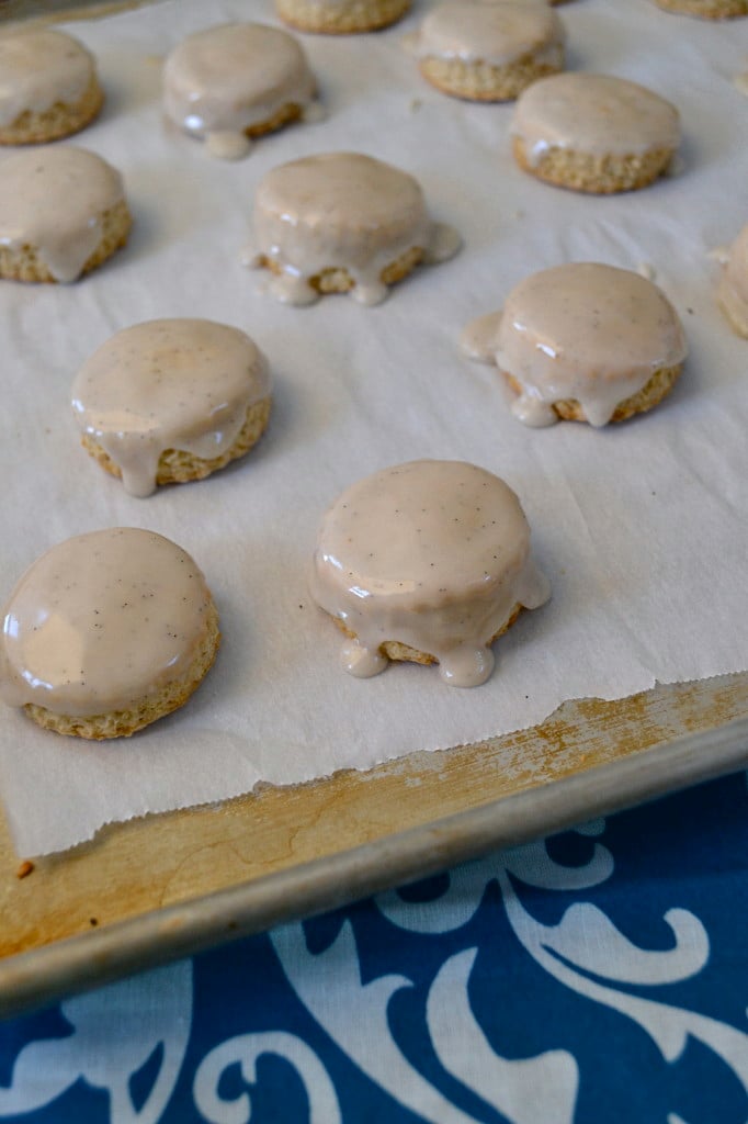 Mini Whole Wheat Almond & Vanilla Bean Scones