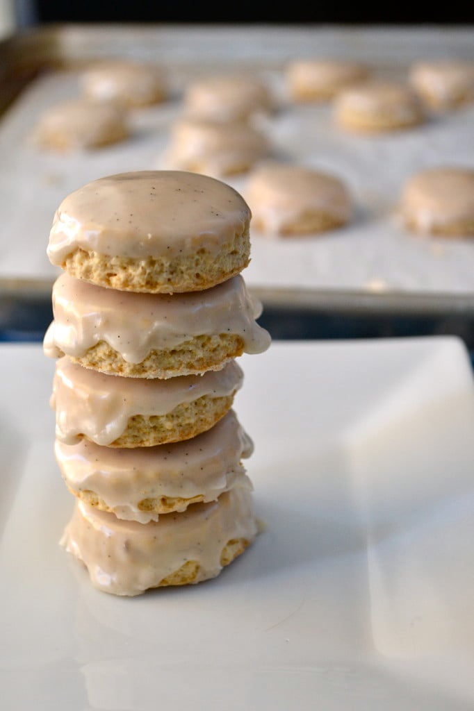 Mini Whole Wheat Almond & Vanilla Bean Scones