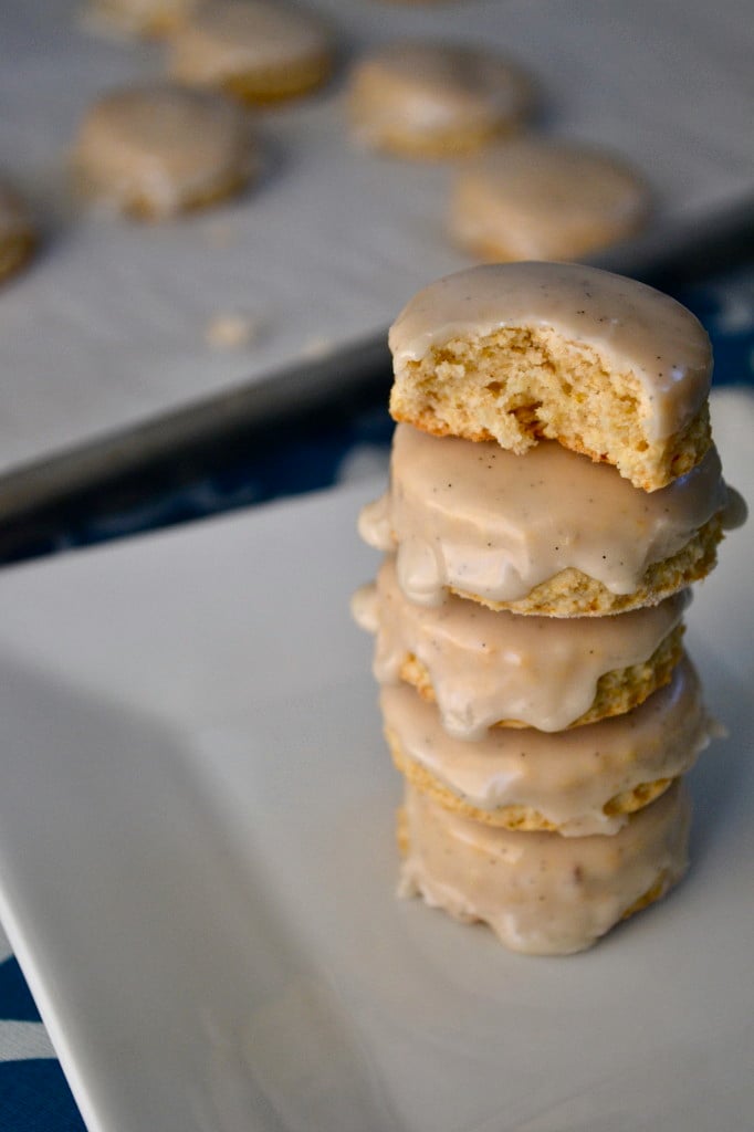 Mini Whole Wheat Almond & Vanilla Bean Scones