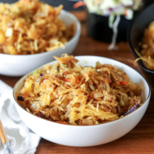 Discover a healthier twist with our Spaghetti Squash Chow Mein recipe! Low-carb, flavorful, and easy to make. Perfect for a nutritious meal.
