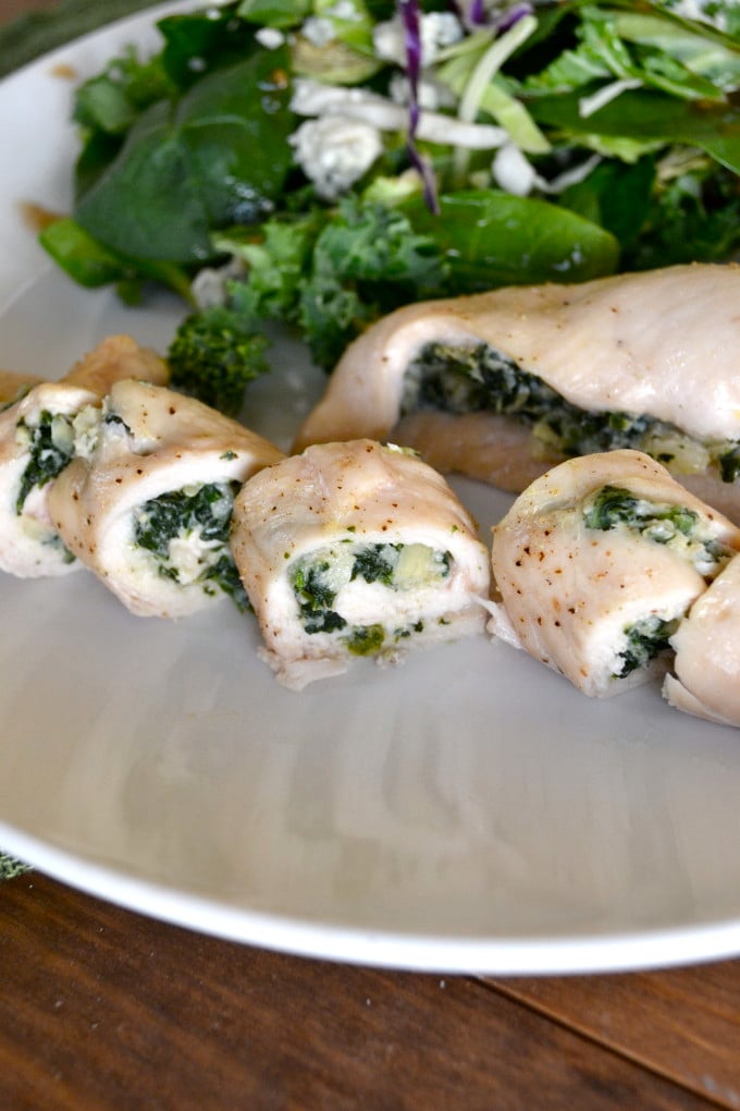 Spinach Artichoke Stuffed Chicken - an easy weeknight dinner that takes only a few ingredients and 30 minutes to make!