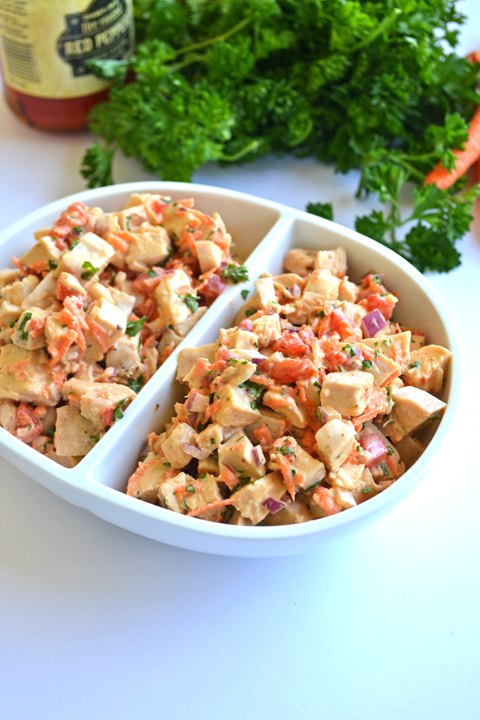 Roasted Garlic Chicken Salad / whole 30 approved & paleo! With homemade mayo and veggies! A healthy and satisfying lunch!