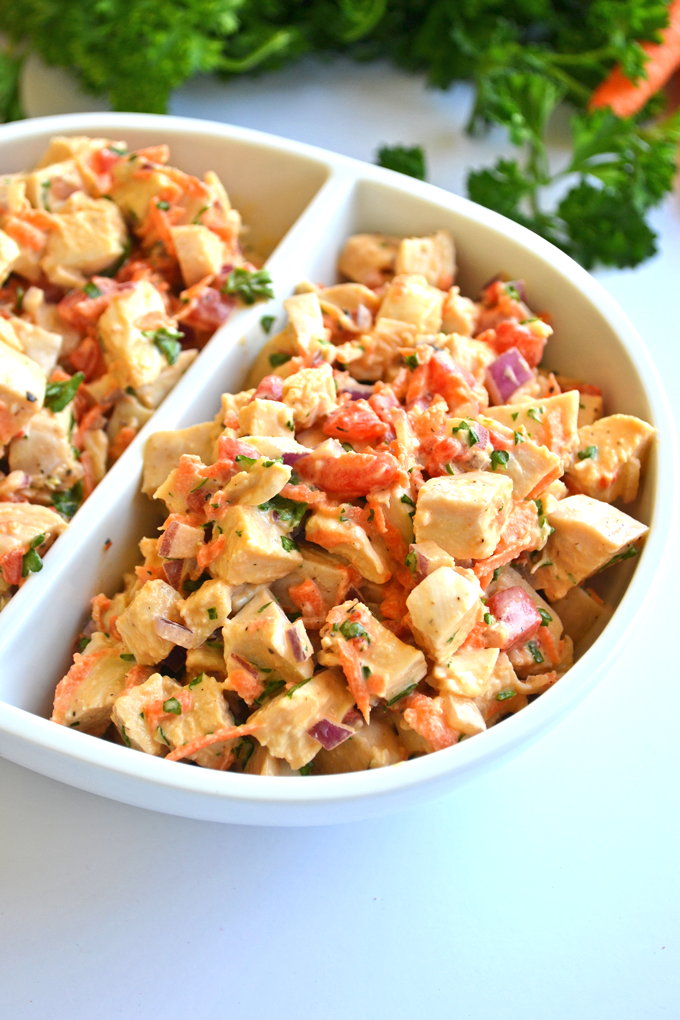 Roasted Garlic Chicken Salad / whole 30 approved & paleo! With homemade mayo and veggies! A healthy and satisfying lunch!