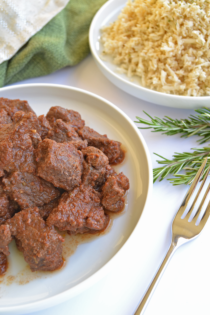 Rosemary Braised Beef w/ Garlic Balsamic Cauliflower Rice // whole30 approved // paleo