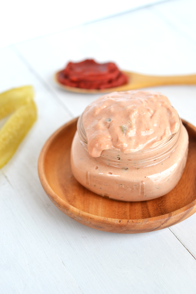 Looking for a clean sauce to top your burgers? This Clean Thousand Island Sauce is paleo & Whole30 approved for all of your favorite grilled foods!