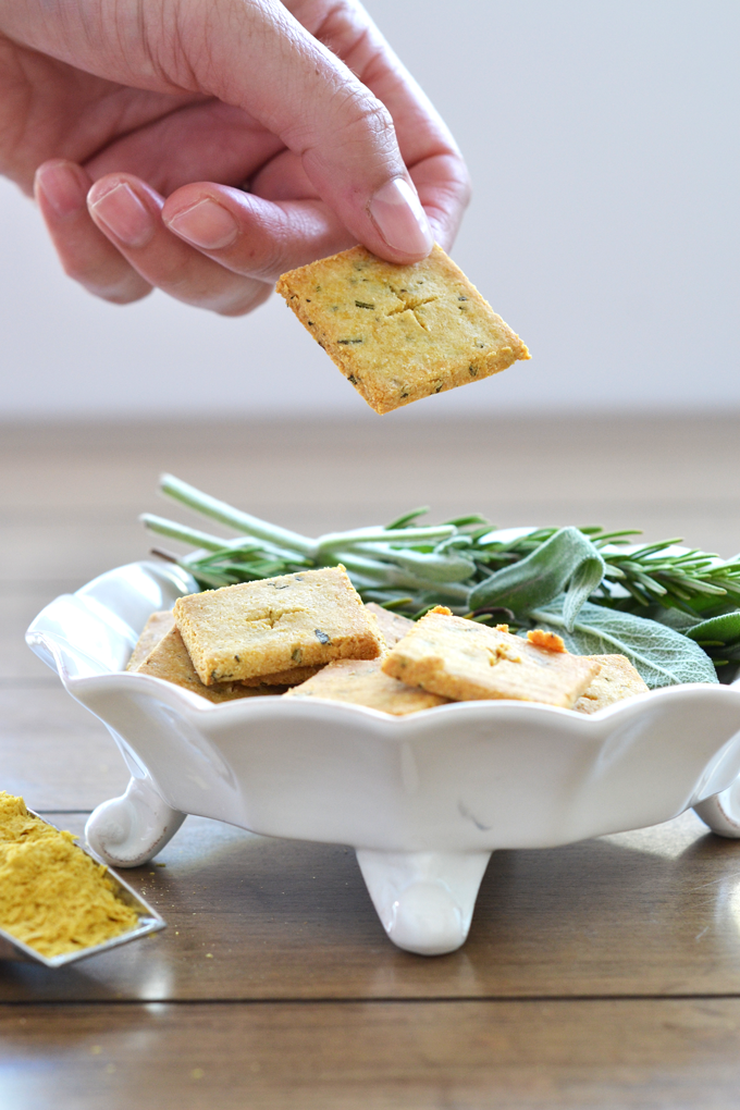 These Paleo Herb Cheese Crackers are the perfect grain free option for a flavorful and crisp snack!