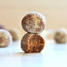 This Vanilla Shortbread Energy Ball recipe is perfect for a paleo snack or dessert that is clean, flavorful and only had 4 ingredients!