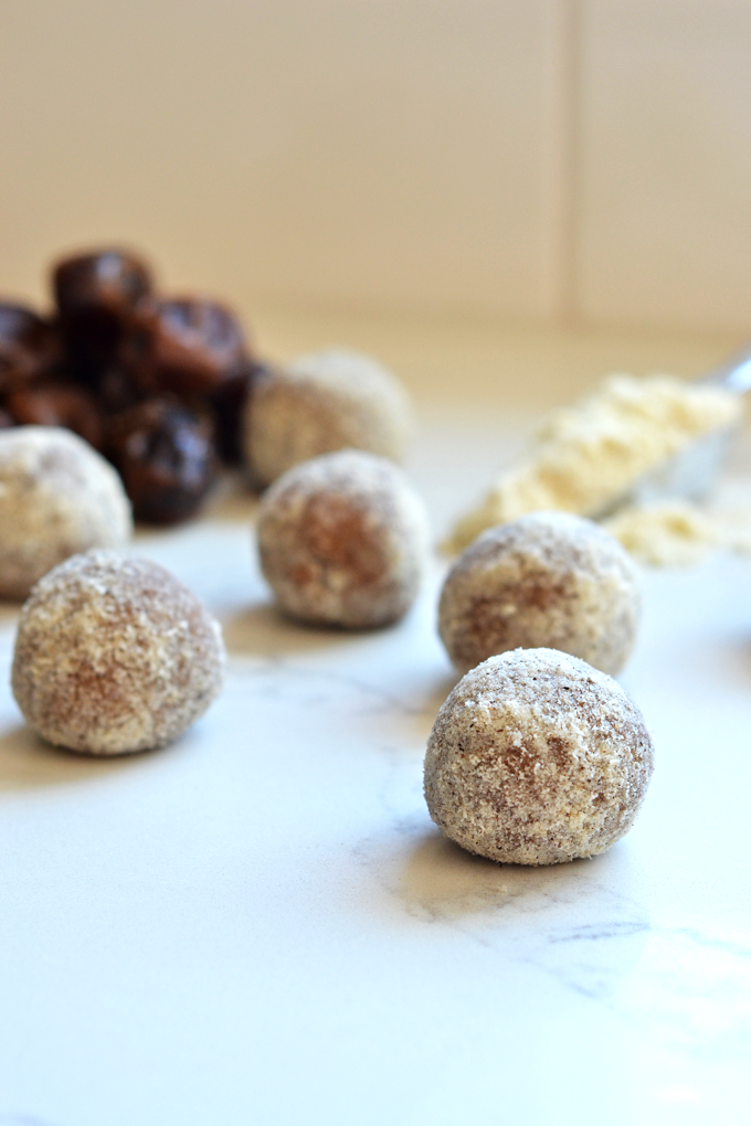 These Vanilla Shortbread Energy Balls recipe is perfect for a paleo snack or dessert that is clean, flavorful and only had 4 ingredients!