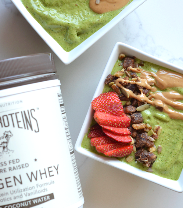 This Vanilla Green Smoothie Bowl recipe is a super simple way to start your morning! Packed with flavor and protein with Vital Proteins!