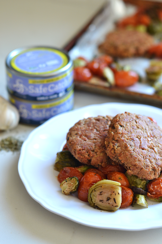 This One Pan Garlic Herb Tuna Cakes and Veggies recipe is a simple way to get a protein and nutrient packed meal in! Whole30 & Paleo with lots of flavor!