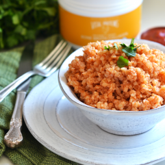 This Mexican Cauliflower Rice is the perfect way to enjoy the authentic mexican rice flavors with a healthy twist!