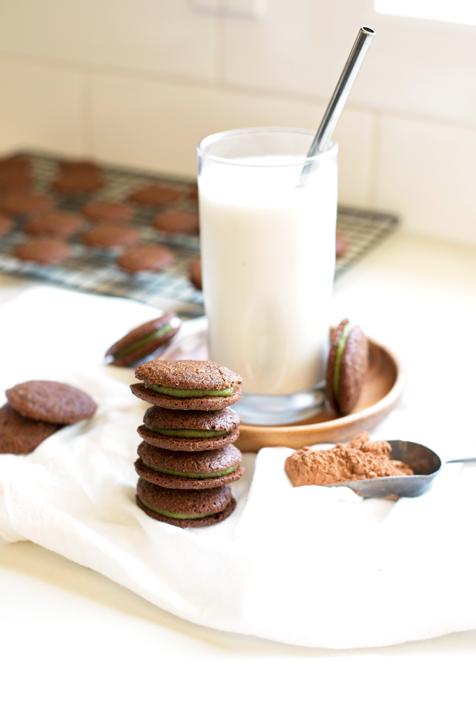 These Grain Free Chocolate Mint Sandwich Cookies are the perfect paleo treat that everyone will love!