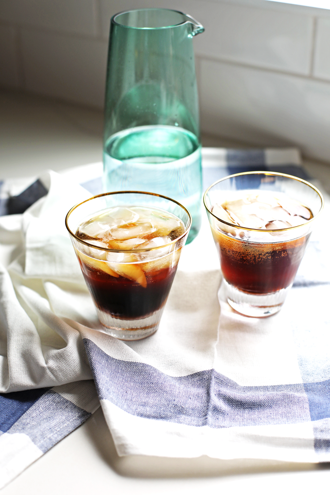 This Sparkling Cold Brew is the perfect cold drink to sip in the afternoon or on a warm morning!