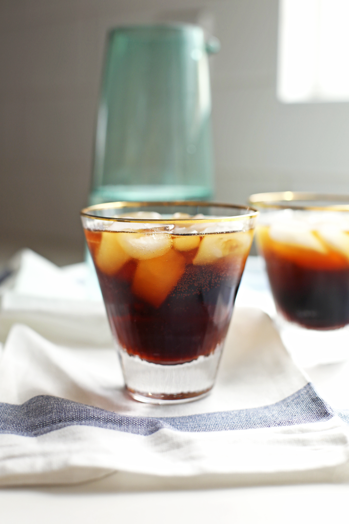 This Sparkling Cold Brew is the perfect cold drink to sip in the afternoon or on a warm morning!