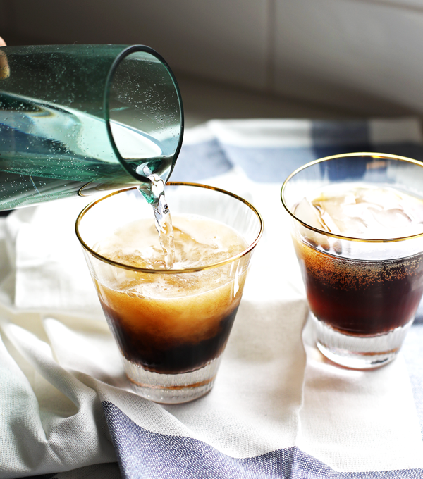 This Sparkling Cold Brew is the perfect cold drink to sip in the afternoon or on a warm morning!