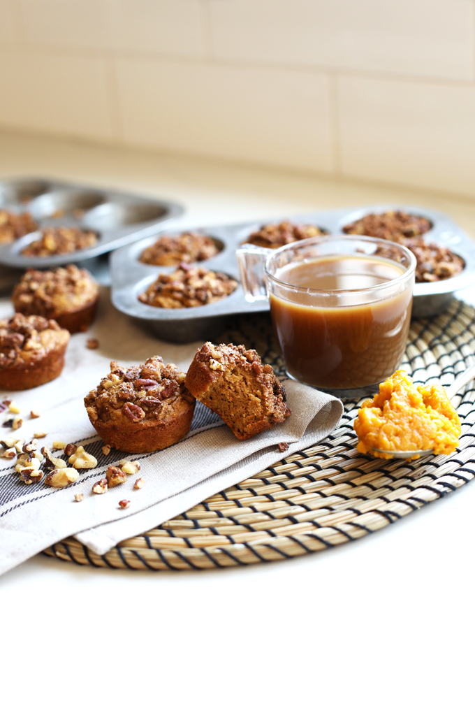 These Paleo Pumpkin Crunch Muffins are perfect for healthy holiday baking! 