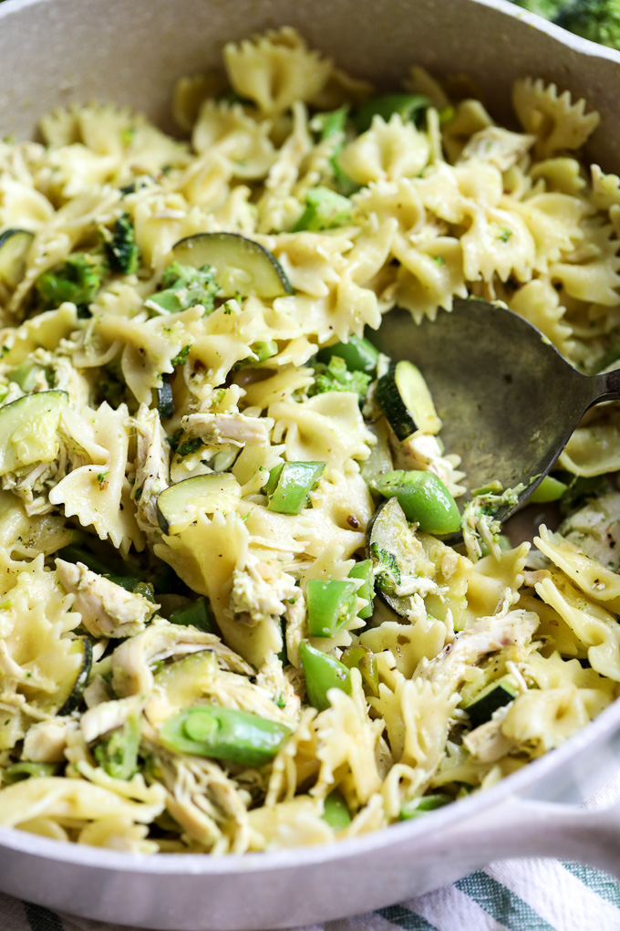 This Broccoli Pesto Chicken Pasta is the perfect veggie packed and light pasta dish for summer!