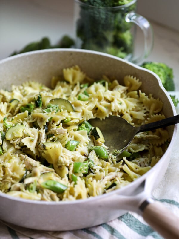 This Broccoli Pesto Chicken Pasta is the perfect veggie packed and light pasta dish for summer!