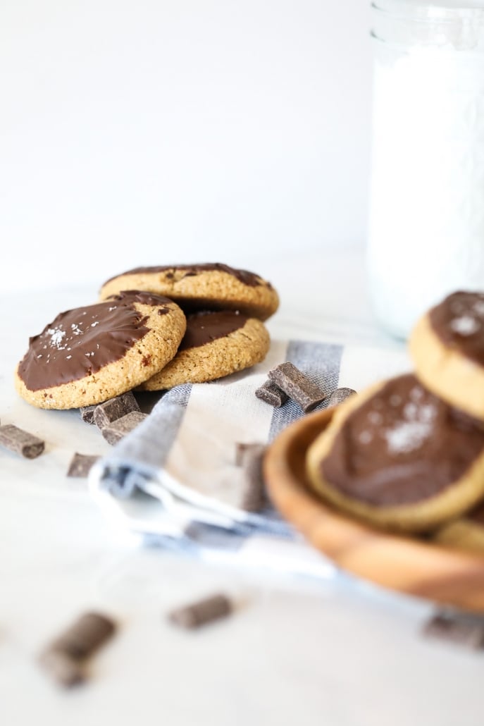 These chocolate dipped and chipped cookies are paleo, grain free, refined sugar free and so delicious!