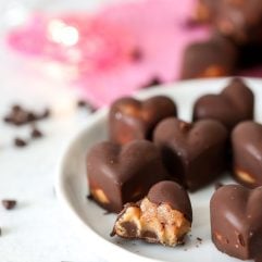 These date caramel and peanut butter chocolates are a healthy take on valentines day chocolates!