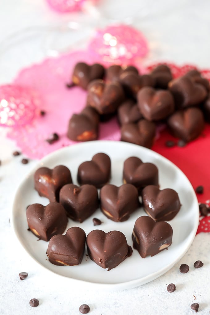 These date caramel and peanut butter chocolates are a healthy take on valentines day chocolates! 