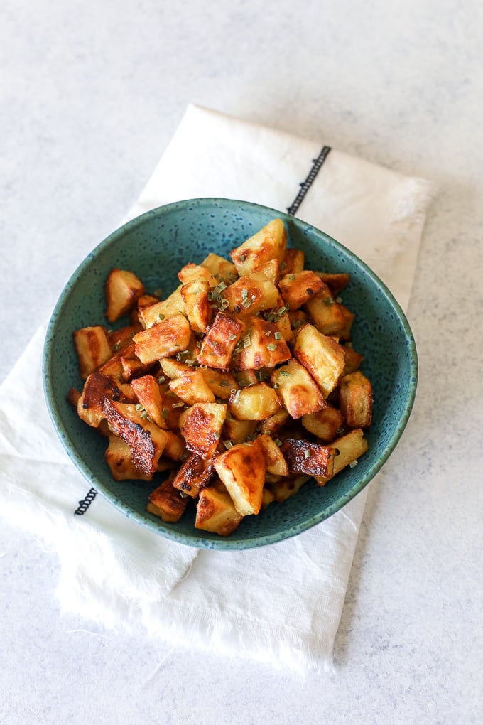 These Crispy Garlic Potatoes are a great whole30 compliant side dish to any meal!