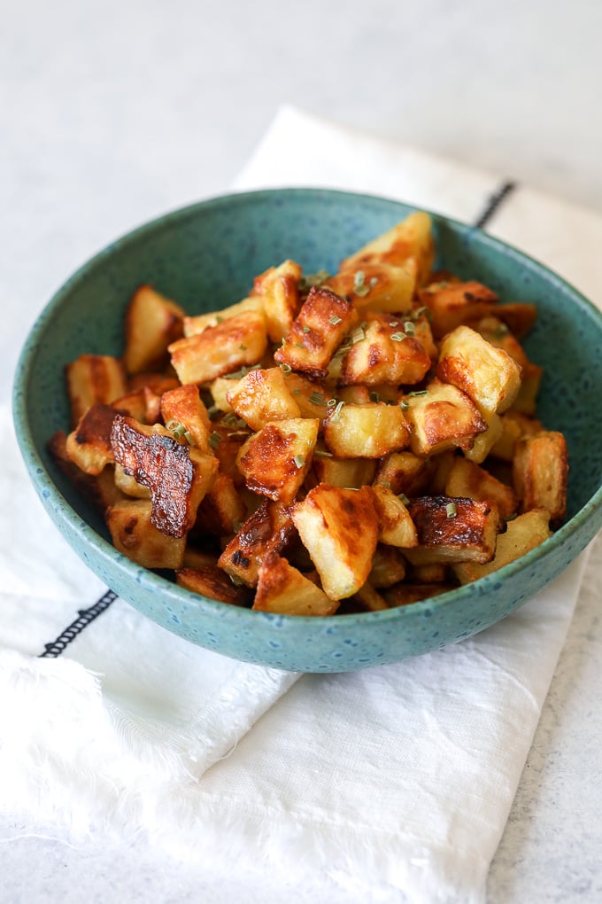 These Crispy Garlic Potatoes are a great whole30 compliant side dish to any meal!