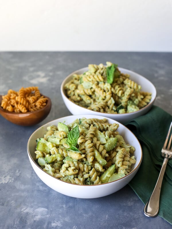 This One-Pot Creamy Pesto Pasta with Veggies is an easy weeknight meal that the whole family will love!