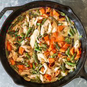 This Creamy Harvest Skillet is a quick 20 minute dinner that is Whole30 compliant and delicious!