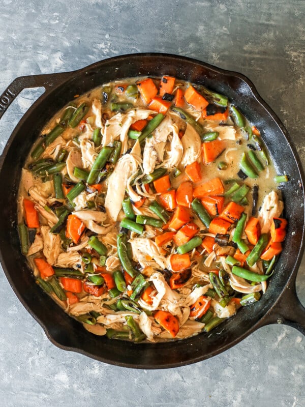 This Creamy Harvest Skillet is a quick 20 minute dinner that is Whole30 compliant and delicious!