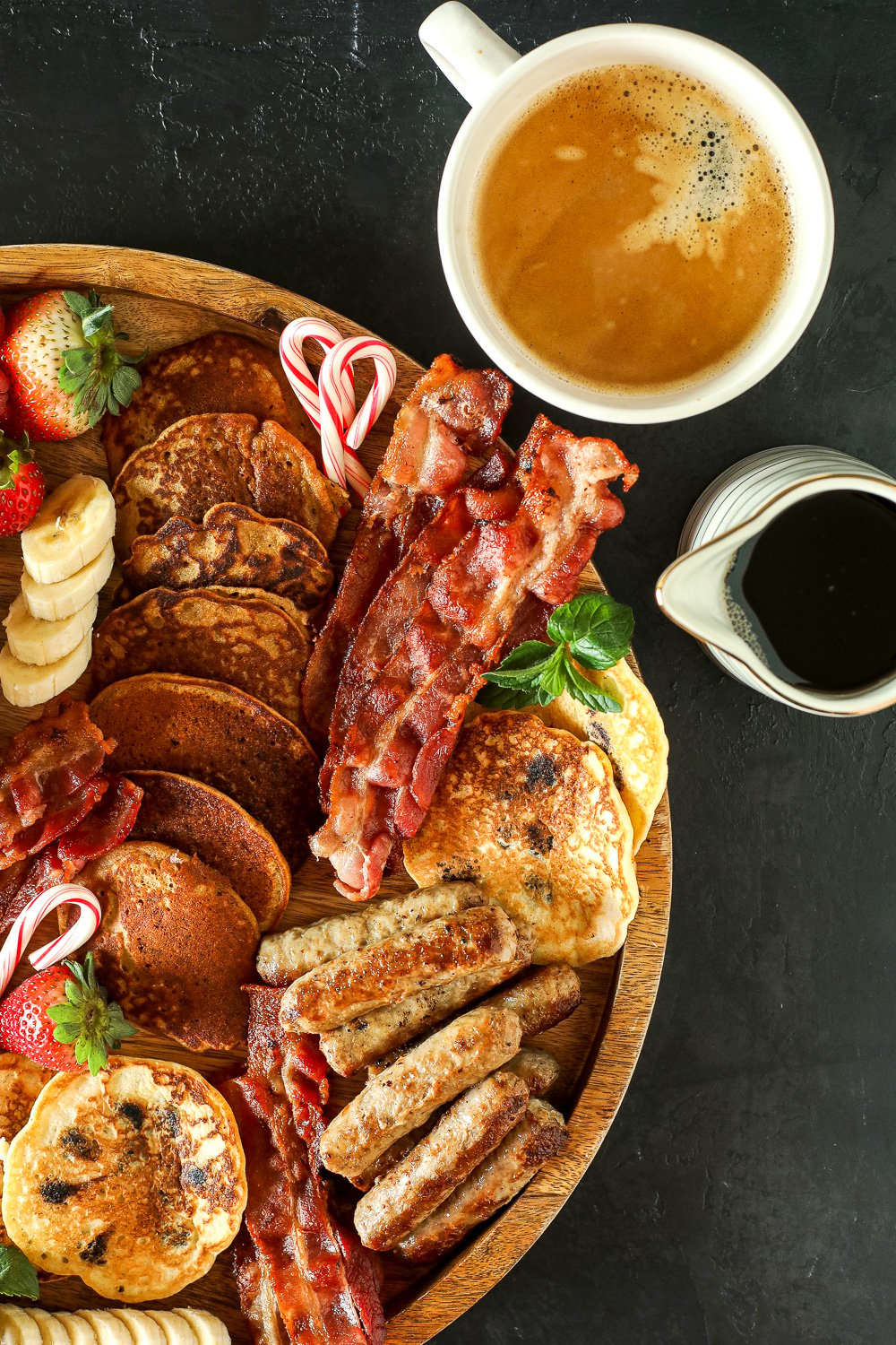 This Christmas Breakfast Board is such a fun and simple way to celebrate on christmas morning. Kid's love getting to pick what they want to build their plate!