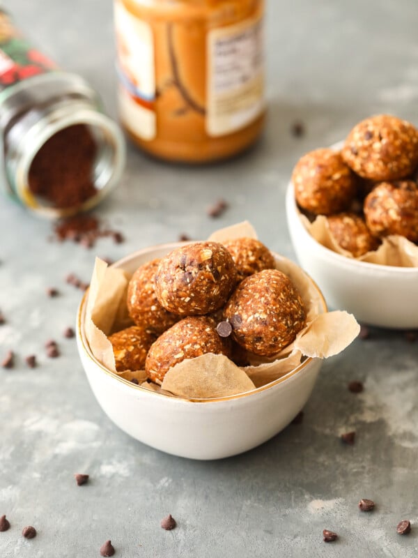 These Peanut Butter Coffee Energy Balls have so much flavor and are packed with good stuff to curb your hungry and give you a boost of energy!