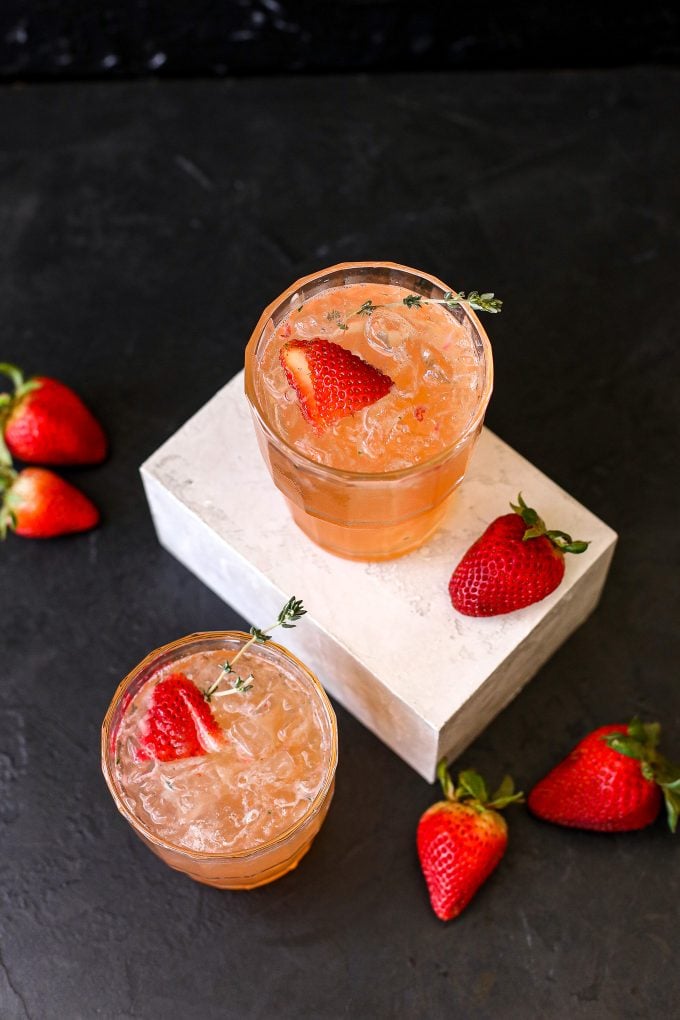 This Strawberry Thyme Spritz is a super easy and healthy cocktail you will love!