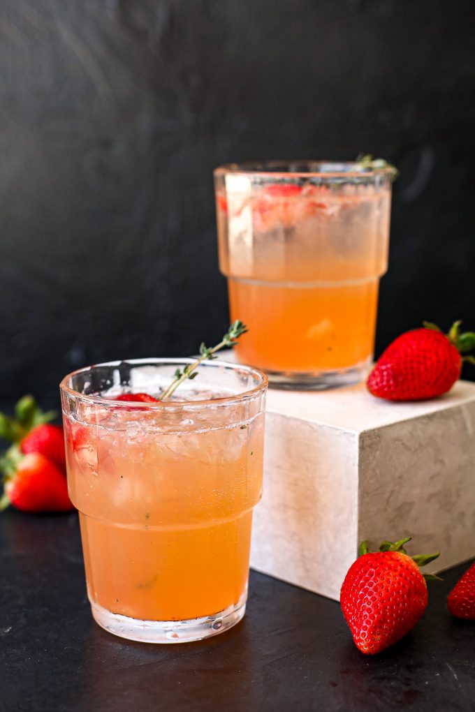This Strawberry Thyme Spritz is a super easy and healthy cocktail you will love!