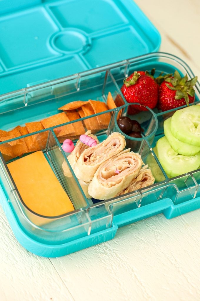 This School Lunches Guide is the perfect thing to print and keep on your fridge when you aren't sure what to make!