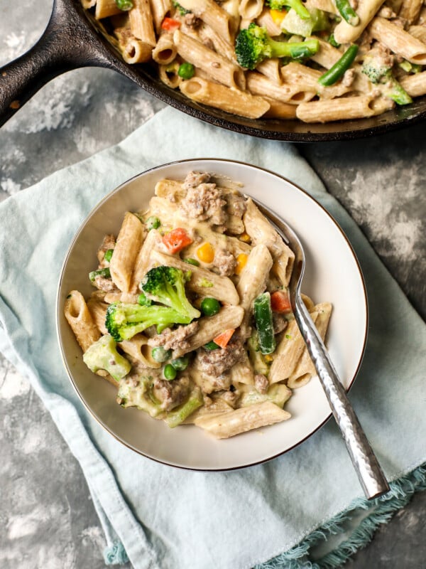 Weeknight Garlic Veggie Pasta is my go-to recipe for a quick and nutritious weeknight dinner that is gluten free and dairy free!