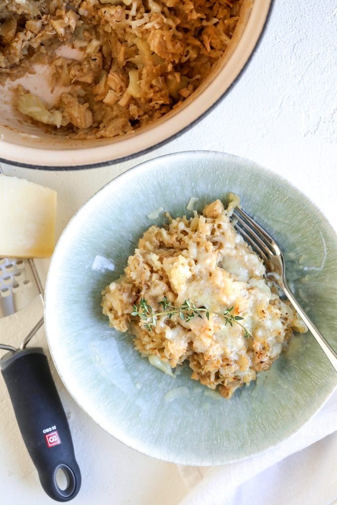 This One Pot French Onion Soup Rice is a healthy, gluten free, one dish dinner that the whole family will love!