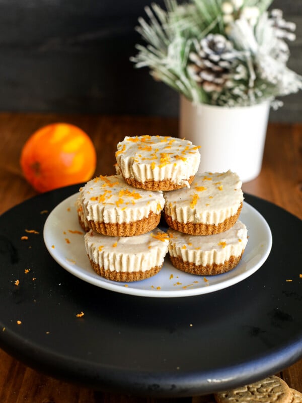These Gingersnap Cashew Cheesecake Cups are dairy free, easy to make and so delicious!
