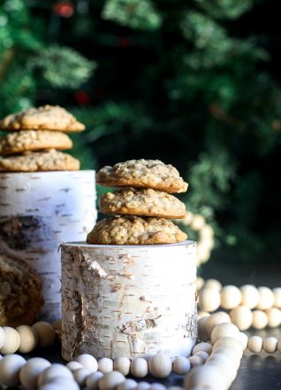 These Spiced Cardamom Oat Cookies are a simple cookie to make and so perfected spiced for the holidays!