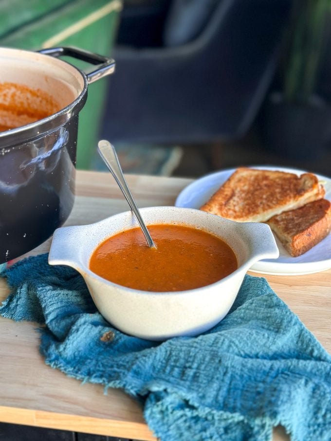 This Roasted Bell Pepper & Tomato Soup recipe is perfect for the colder months & a grilled cheese!