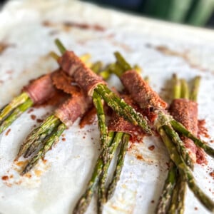 These Parmesan Crusted Prosciutto wrapped Asparagus are perfect for any dinner party!