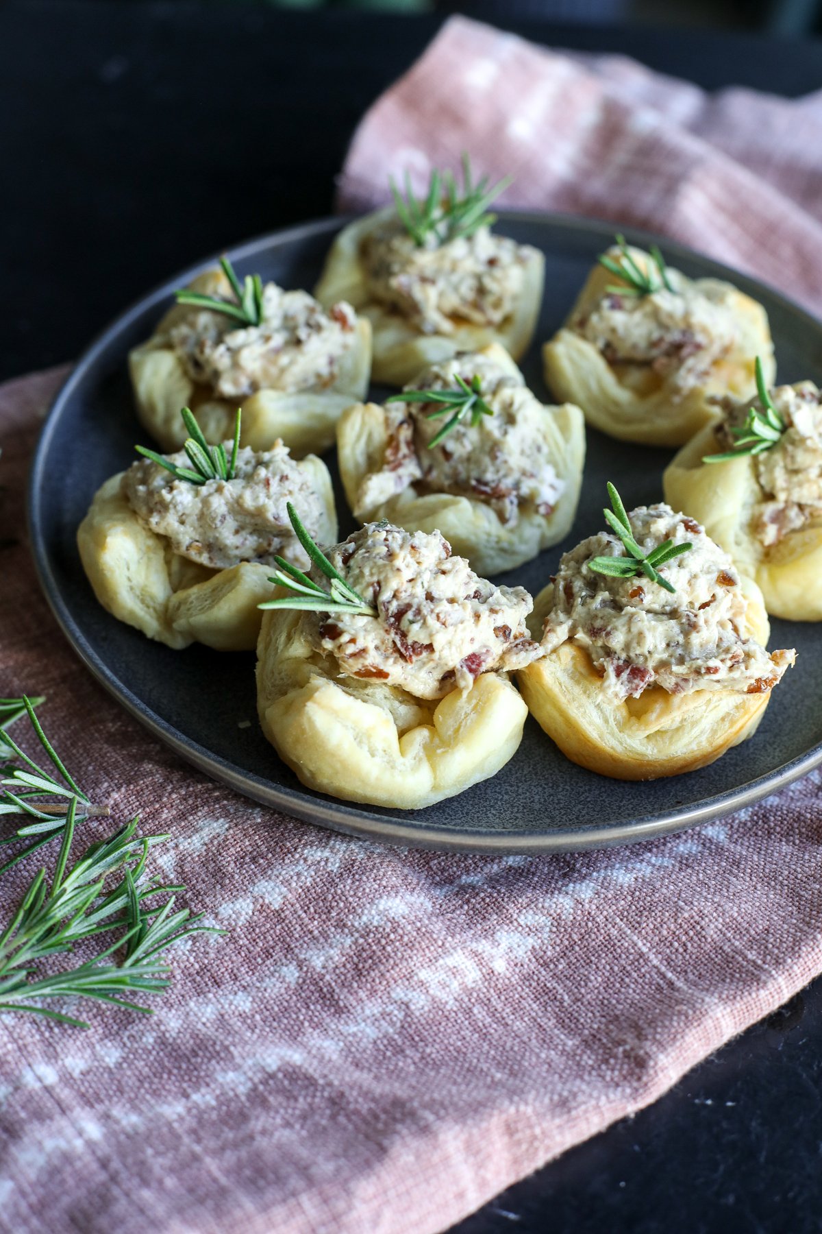 Bacon, Pecan & Goat Cheese Bites: A savory, crunchy, and creamy appetizer perfect for parties or snacking. Easy to make!