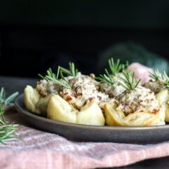 Bacon, Pecan & Goat Cheese Bites: A savory, crunchy, and creamy appetizer perfect for parties or snacking. Easy to make!