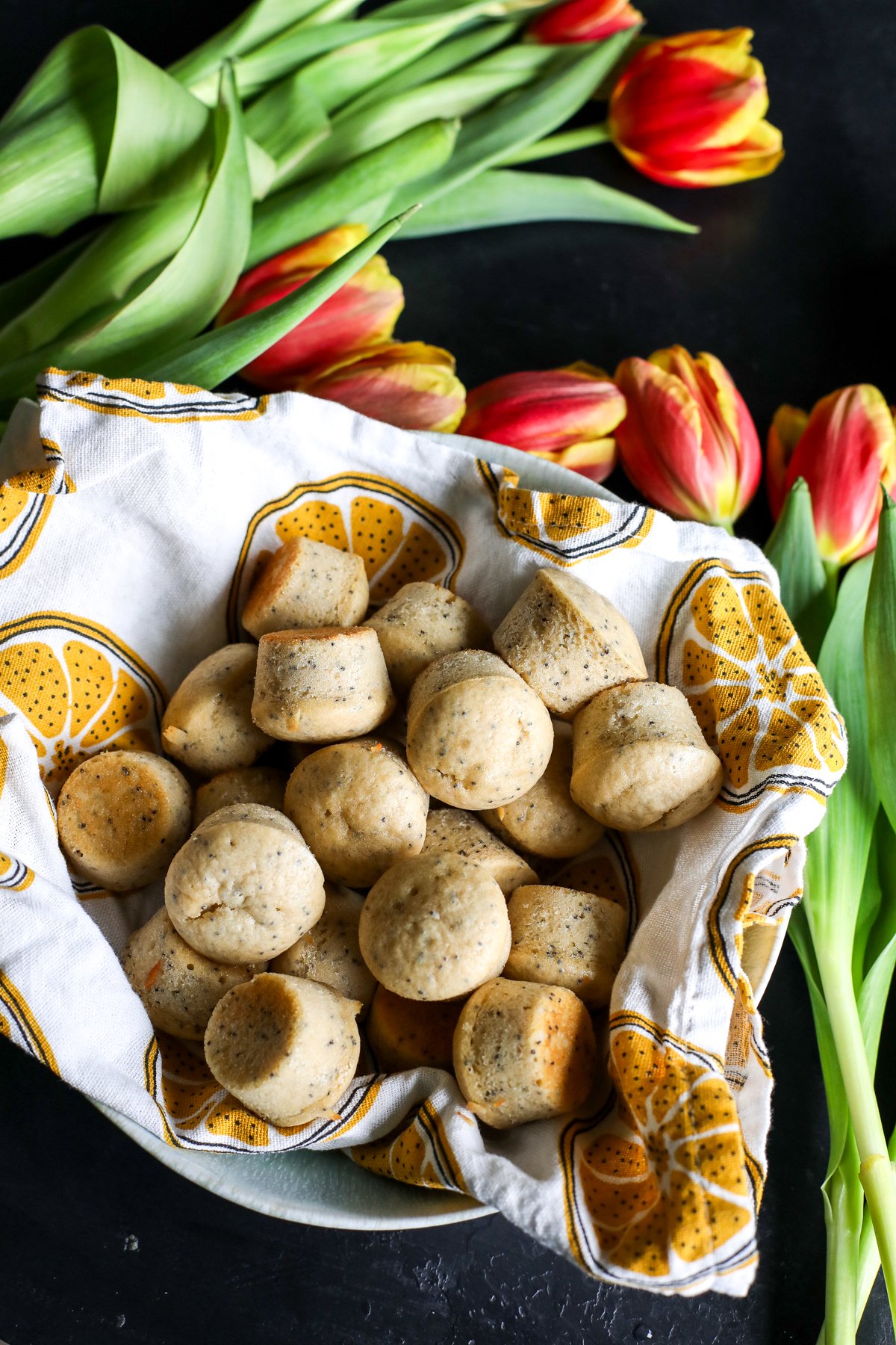 Here's a delicious and easy recipe for lemon poppyseed protein muffins that are perfect for a healthy breakfast or snack!