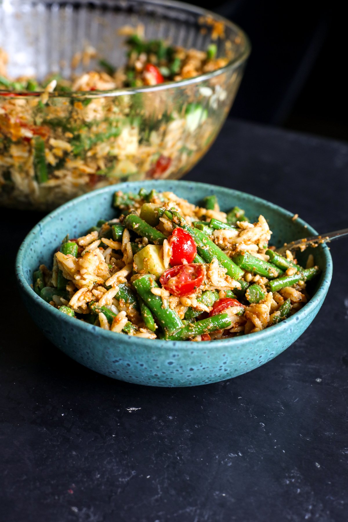 Easy recipe with asparagus & homemade sun-dried tomato pesto. Perfect for lunch or dinner!