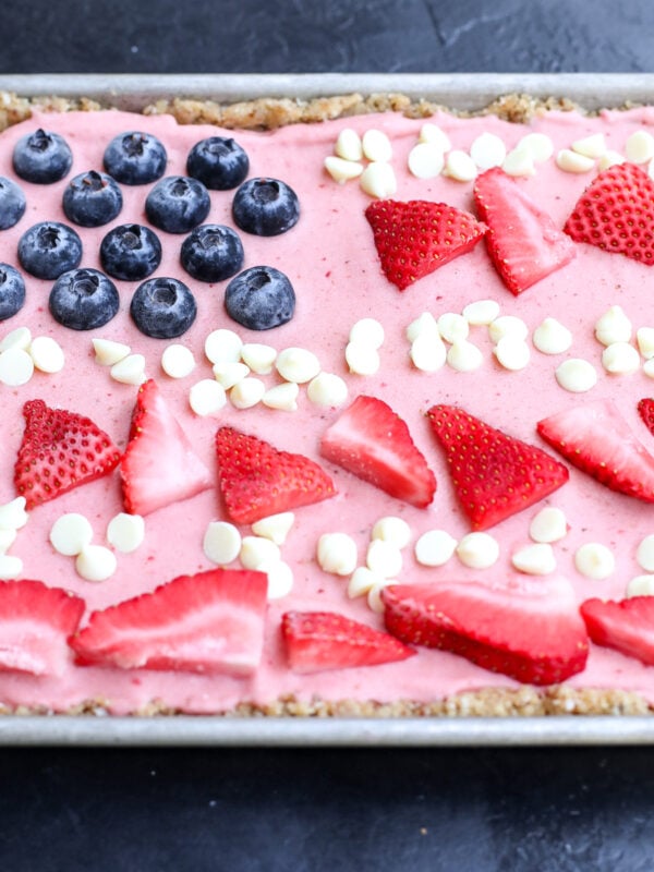 Sweet, no-bake Red, White & Blueberry Tart! This easy, healthy dessert is naturally sweetened and gluten-free.