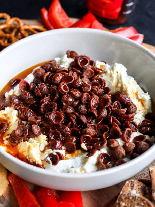 Sweet, spicy, and savory! Airy whipped goat cheese is paired with crunchy pepperoni and a fiery hot honey drizzle. The ultimate dip.