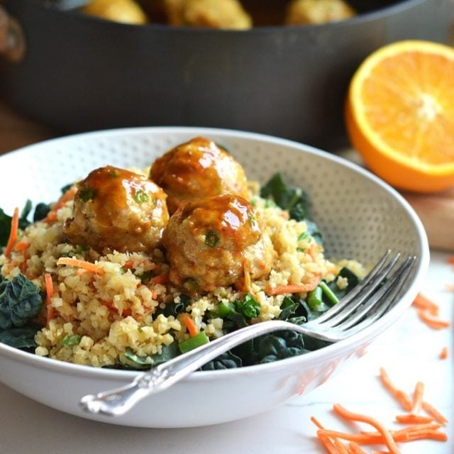 Happy Friday!! These Orange Chicken Meatballs are calling your name today. Can you hear it? 😂 They are some simple to throw together and who doesn’t love and Orange Chicken sauce?! Head to the link in my bio for the recipe and have an amazing day! 
-
https://littlebitsof.com/2017/04/orange-chicken-meatballs/